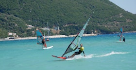 Szkoła windsurfingu Surfski