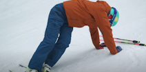 UPADKI I WSTAWANIE nauka narciarstwa szkolenia kursy wyjazdy - falling and getting up ski lessons courses travel